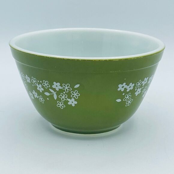 Vintage Pyrex Spring Blossom Green aka Crazy Daisy 1960s 1970s #401 750 ml - Picture 5 of 7